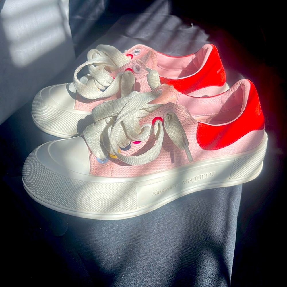 Alexander McQueen, size 5 1/2, light pink with red
